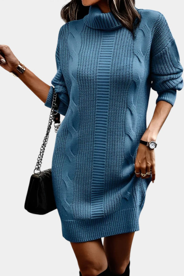 Taciana | Robe pull en maille unie à col roulé